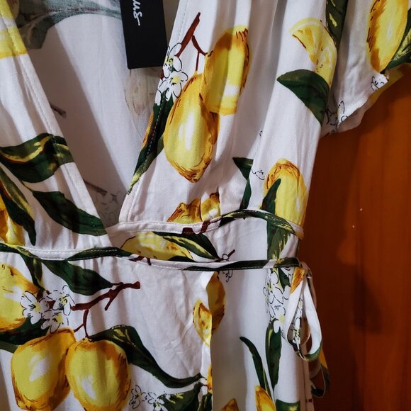 NWT Lulus Size L A La Tart Lemon Print Wrap Yellow White Dress Short Sleeve - Picture 6 of 14